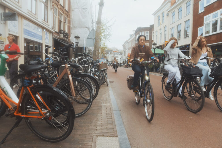 Feature showcase – Utrecht street photography on ANDP Ektachrome E100 by thomasandp